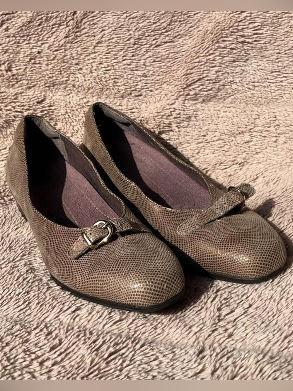 Size 6 Taupe Heeled Ballet Flats